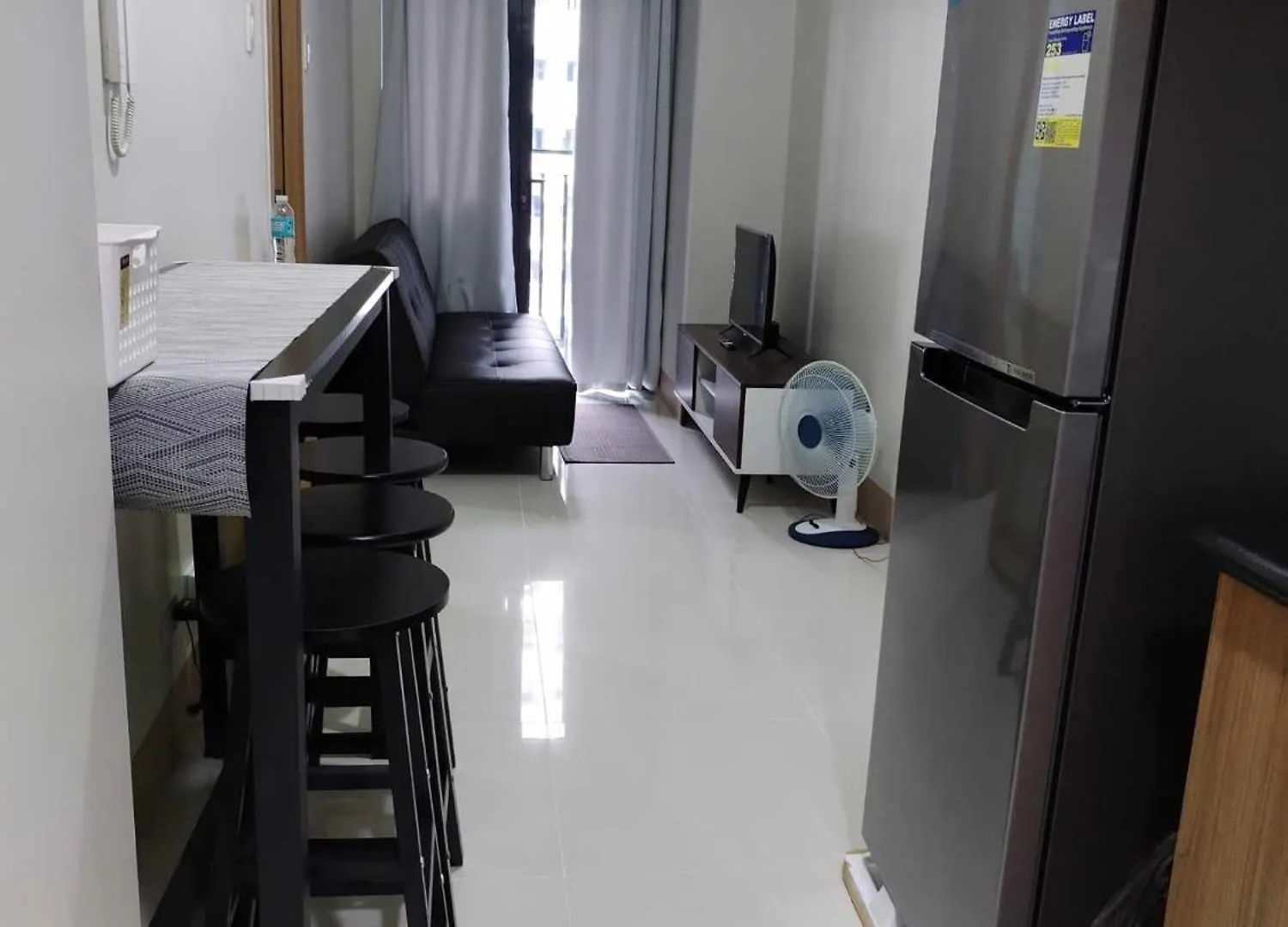 Comfy 42 Shore3 Residence Tower2 Pasay Aparthotel