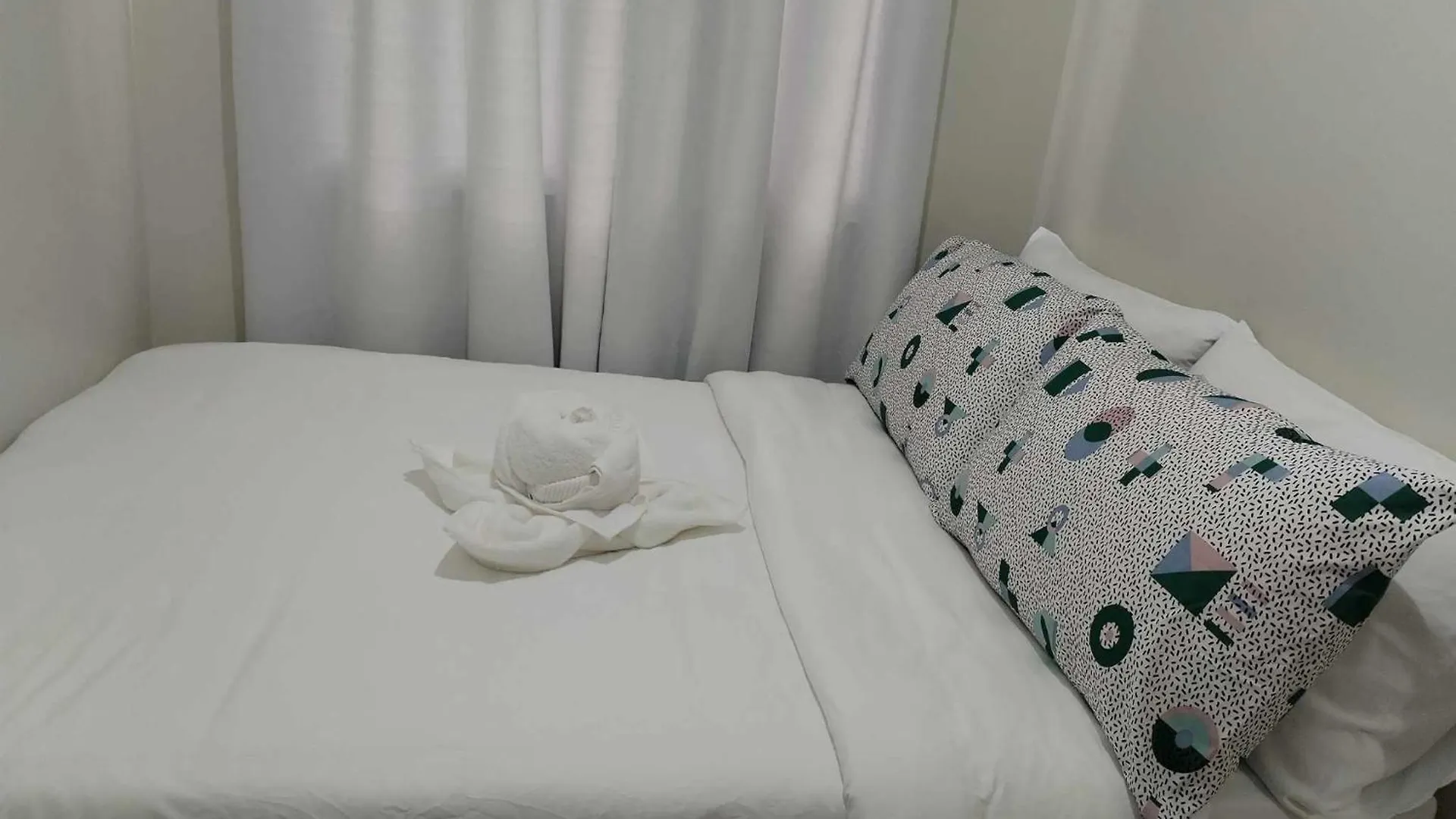 Comfy 42 Shore3 Residence Tower2 Pasay